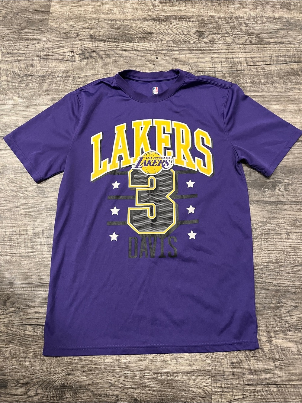 Lakers Anthony Davis athletic shirt